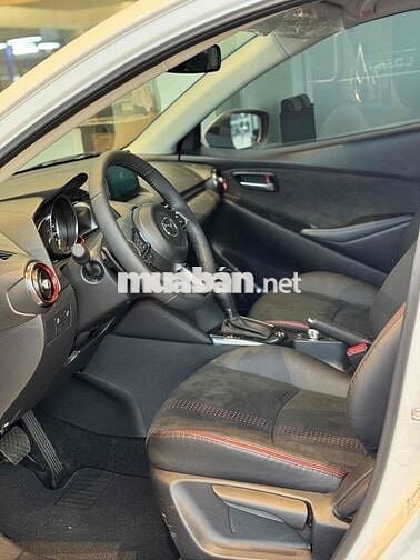 Mazda 2 Sport Luxury Trả trước chỉ 140 Triệu