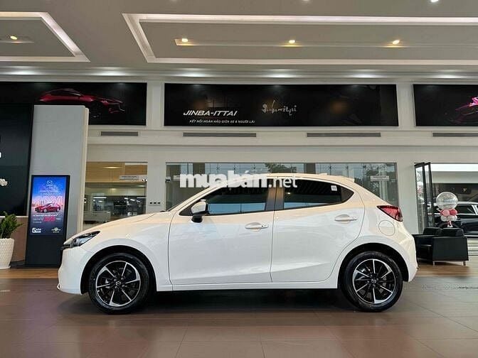Mazda 2 Sport Luxury Trả trước chỉ 140 Triệu