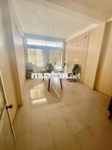 - Cho thuê nhà 1 trệt 2 lầu+ sân thượng truóc sau  - Nhà hướng Bắc  Dt