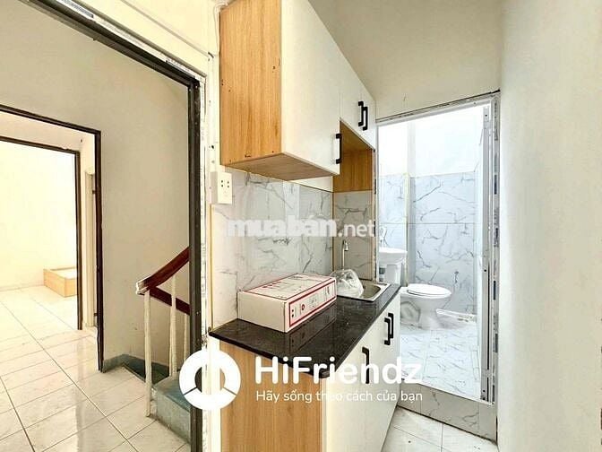Căn Hộ Dịch Vụ 2 Phòng Ngủ Có Ban Công Full Nội Thất Ngay Trung Tâm