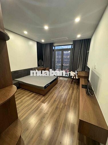 Cho thuê nhà Q5 , ngay vòng xoay An dương vương 5x20m 3 lầu giá 50tr