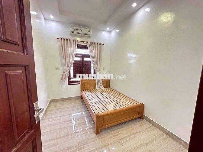 Cho thuê nhà mái thái 4pn cạnh khu dân cư Hiệp Thành 1