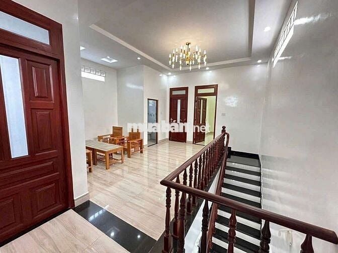 Cho thuê nhà mái thái 4pn cạnh khu dân cư Hiệp Thành 1