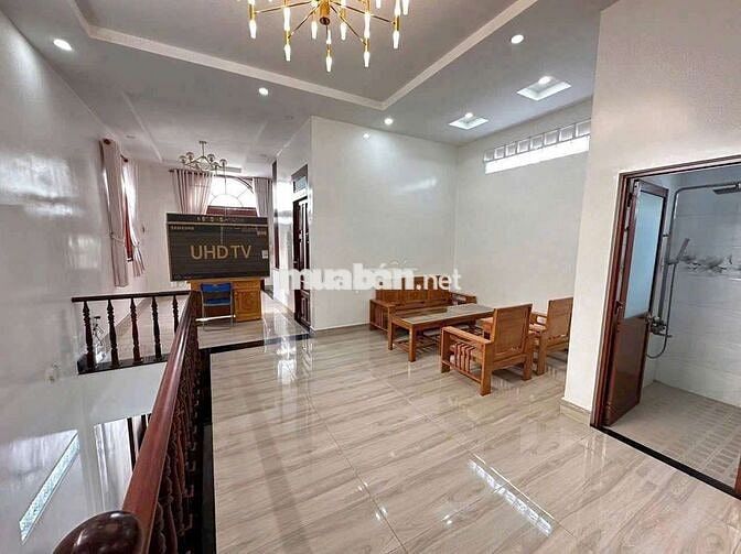 Cho thuê nhà mái thái 4pn cạnh khu dân cư Hiệp Thành 1