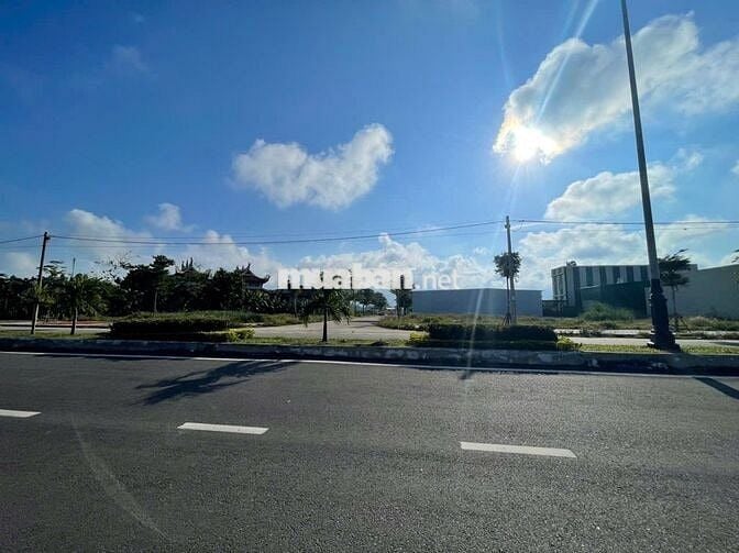 Chính chủ bán lô đất  trung tâm  Sông Vệ, đường 32m, 6x19,2m (115.5m2)