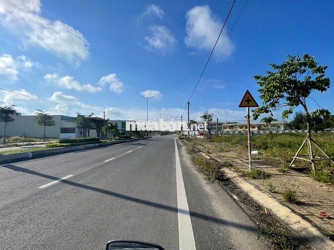 Chính chủ bán lô đất  trung tâm  Sông Vệ, đường 32m, 6x19,2m (115.5m2)