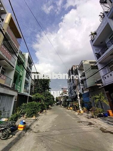 CẦN BÁN KHÁCH SẠN DÒNG TIỀN TỐT QUẬN TÂN PHÚ - 4 TẦNG - 16 PHÒNG