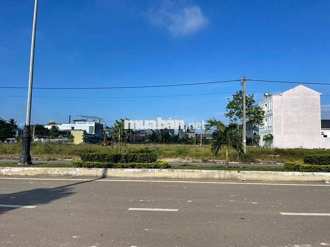Chính chủ bán lô đất  trung tâm  Sông Vệ, đường 32m, 6x19,2m (115.5m2)