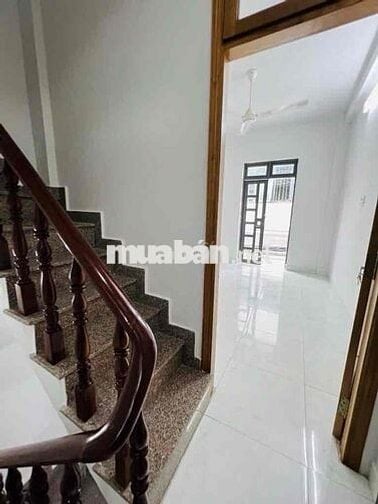 CẦN BÁN NHÀ NGAY HOÀ HƯNG QUẬN 10 - 4 TẦNG MỚI ĐẸP DÒNG TIỀN TỐT .
