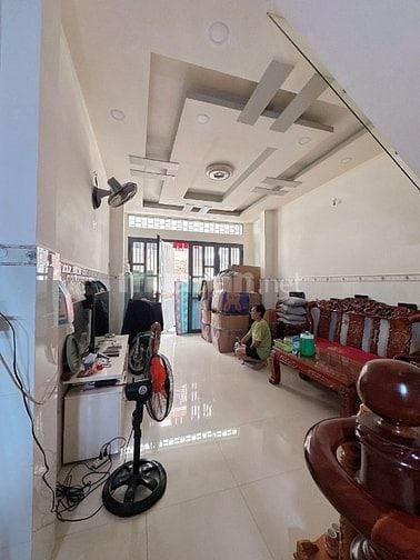 Nhà HXT dt45m2 đúc thật 1 lầu 2pn 2wc Đường số 5A, BHH A, Q.Bình Tân