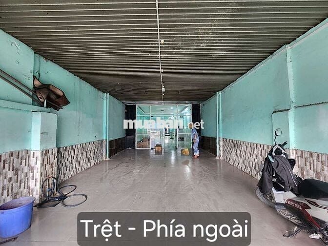 Cho thuê nhà mặt tiền QL1A, gần bến xe Lam Hồng