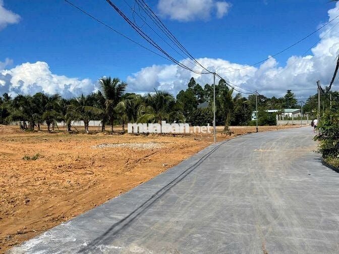 Bán đất ven Trung tâm Phú Quốc . Vị trí đẹp , sổ hồng riêng , Giá Tốt