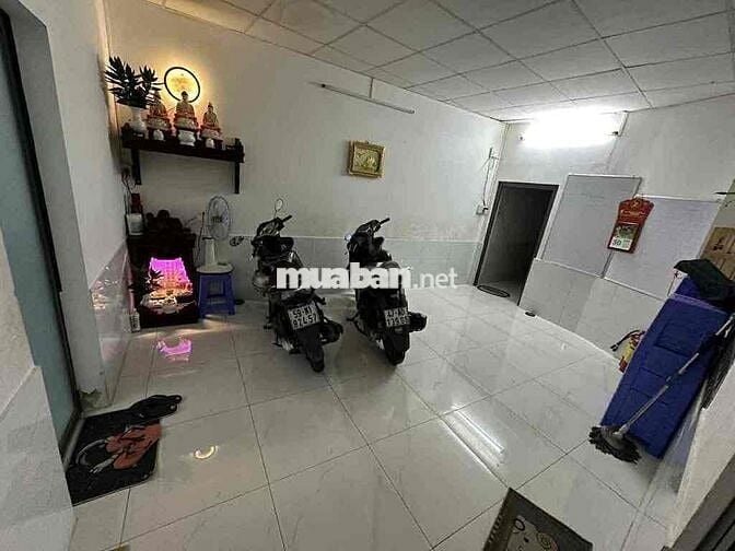 NHÀ 90TR HAI MẶT TIỀN. HẺM 3M. BỀ NGANG 12M. DIỆN TÍCH SỨ DỤNG HƠN 60M
