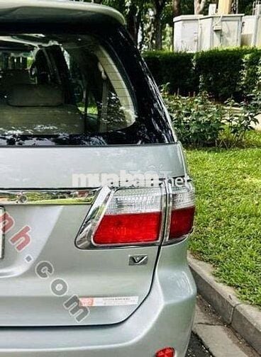 Toyota Fortuner 2.7V 4x4 AT 2009 màu bạc
