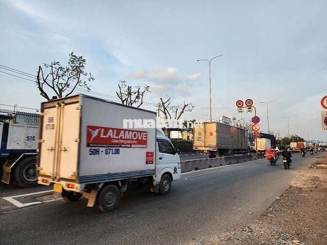 Cho thuê nhà mặt tiền QL1A, gần bến xe Lam Hồng