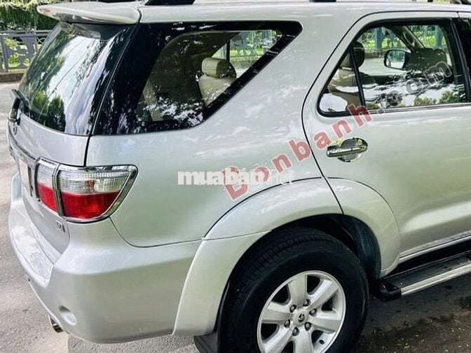 Toyota Fortuner 2009 – Máy xăng, số tự động