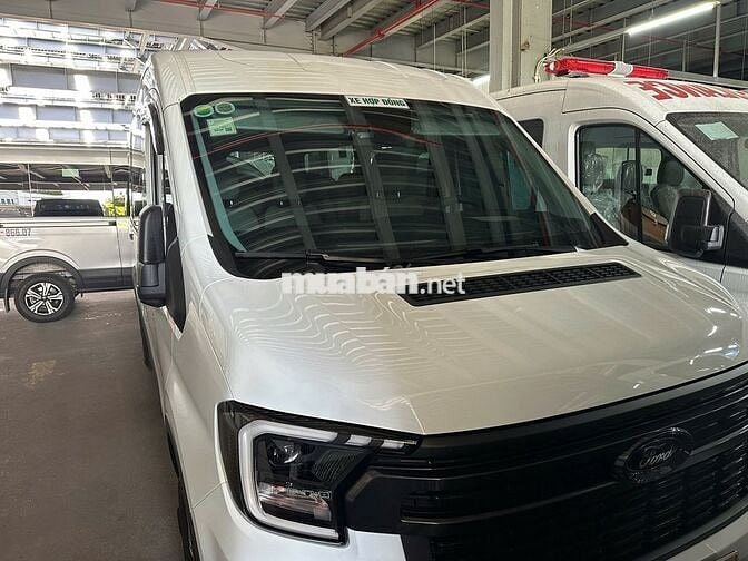 Ford Transit 2025 lướt 3500, hỗ trợ vay Ngân Hàng