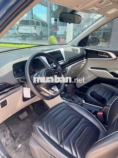 Kia Carens 2024 1.5G Luxury - 20000 km
