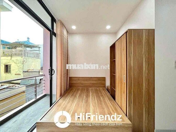 Studio ban công decor vân gỗ siêu mát mắt- cách ngã sáu Cộng Hoà 500