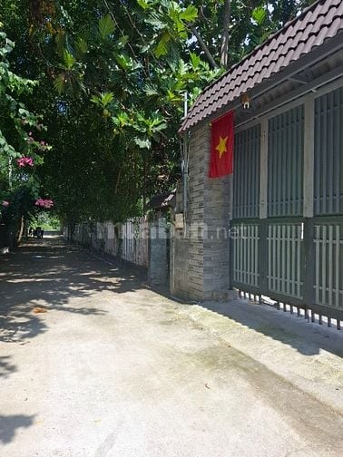 600m² sẵn 200m² thổ cư đường Long Phước