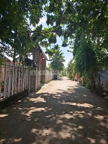 600m² sẵn 200m² thổ cư đường Long Phước