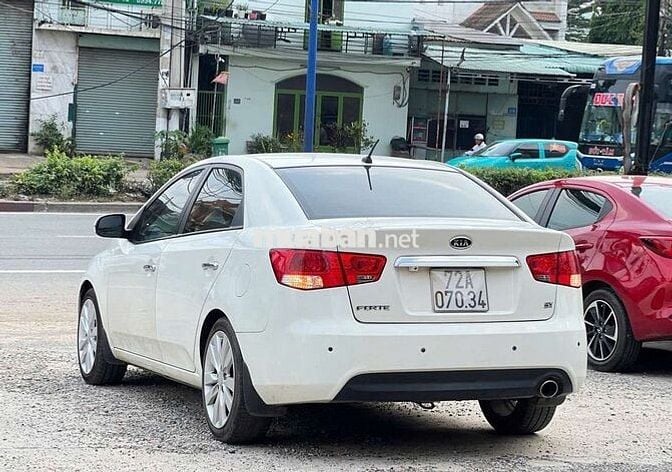 KIA FORTE 2013 S 1.6 AT - 103000 km