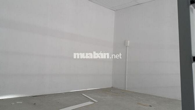Phòng trọ bình dân 12 m2 có gác lửng, cách chợ Vườn Lài 150m
