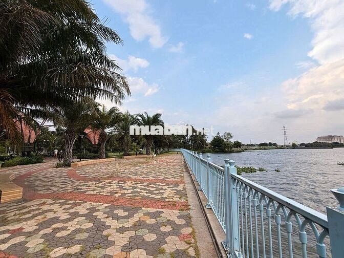 Hết tháng 8 về lại 4.700.00. Nhanh tay thì còn, chậm tay thì hết phòng