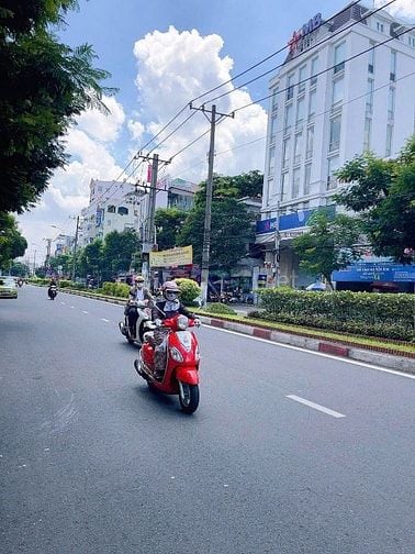 Mặt tiền Bàu Cát Quận Tân Bình,DT:8x27m, kết cấu:CTXD hầm 7L,tn 200tr