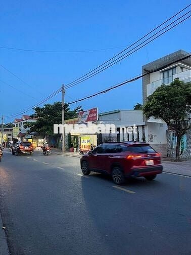 NHÀ MẶT TIỀN KINH DOANH SẦM UẤT THỦ ĐỨC GIẢ CHỈ HƠN HẺM MỘT CHÚT