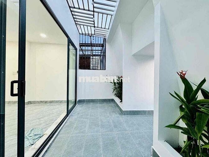 Nhà đẹp cần ra đi gấp tại thị trấn Đức Hoà , ngay ĐH Tân Tạo