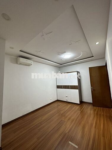 Cho thuê Golden Palace, Mỹ Đình 118m2 3N đồ CB giá 16tr/th có slot oto