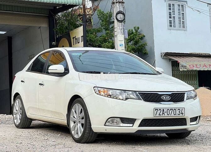 KIA FORTE 2013 S 1.6 AT - 103000 km