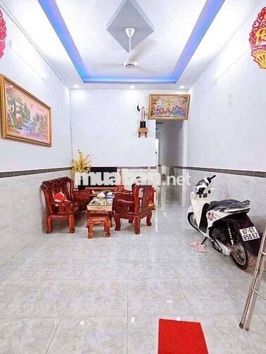 Cho thuê nhà sân oto gần chợ thông dụng dĩ an Bình Dương
