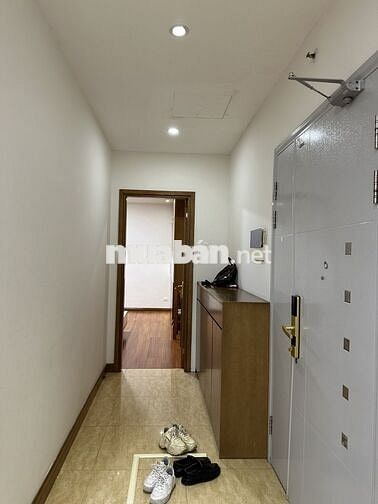 Cho thuê Golden Palace, Mỹ Đình 118m2 3N đồ CB giá 16tr/th có slot oto