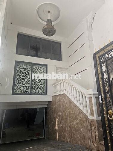 Núi Thành, Q. Tân Bình – DT 5,3x23m – Hầm, Trệt, Lửng, 3 Lầu, Sân T