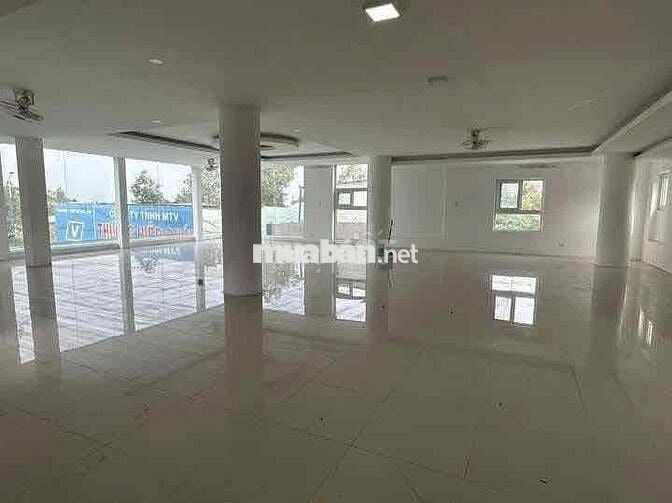 CHO THUÊ TOÀ NHÀ 1 HẦM 1 TẦNG TRỆT 3 LẦU ngay bệnh Viện 1500 giường