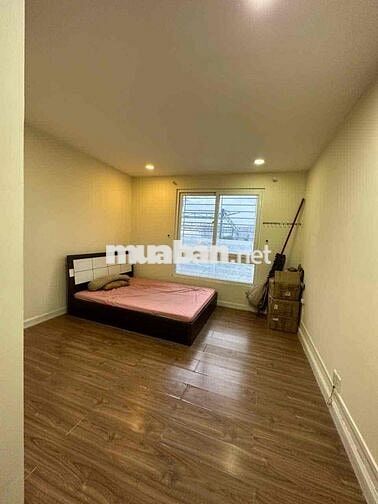 Cho thuê căn hộ 2PN 100m2 Võ Văn Kiệt Q6 giá 8tr đủ nội thất