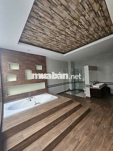 Núi Thành, Q. Tân Bình – DT 5,3x23m – Hầm, Trệt, Lửng, 3 Lầu, Sân T