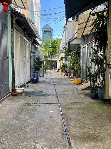 Nhà 48m2 đúc thật 2 lầu 4pn hẻm 4m đường Gò Xoài, BHH A, Q. Bình Tân