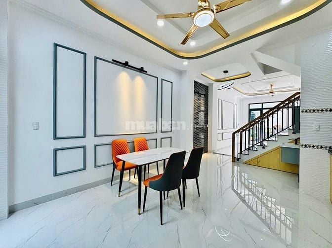 Nhà 3 lầu thiết kế cổ điển HXH Nguyễn Văn Nghi,p1,Q.Gò Vấp