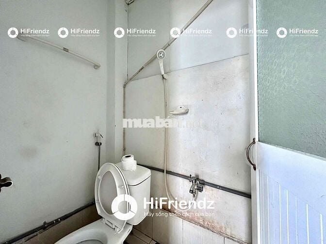 Phòng trọ sinh viên giá rẻ_cửa sổ trời ngay Vòng xoay Phú Lâm
