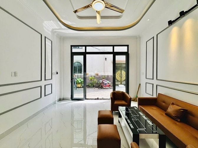 Nhà 3 lầu thiết kế cổ điển HXH Nguyễn Văn Nghi,p1,Q.Gò Vấp