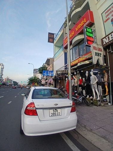 Chính chủ cần bán Daewoo Gentra 2009 SX 1.5 MT - 100000 km