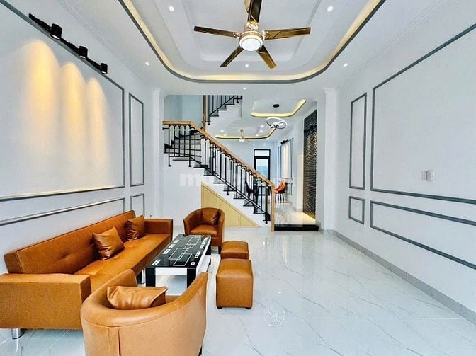Nhà 3 lầu thiết kế cổ điển HXH Nguyễn Văn Nghi,p1,Q.Gò Vấp
