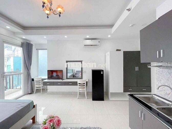 HOT! Căn hộ BAN CÔNG gần ĐH Sư Phạm Q.3 có THANG MÁY - BẢO VỆ -AN NINH