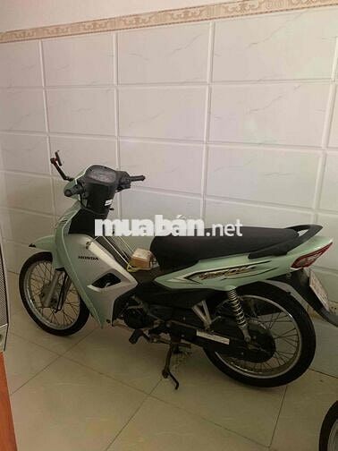 xe ít đi còn đẹp . máy rất êm.anh em cần liên hệ