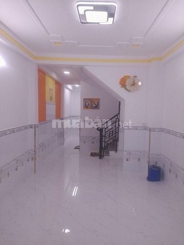 Nhà 1 tr+ 2 lầu+  gác lửng+  sân thượng 4 pn ,4 wc hẻm thoáng rông đẹp