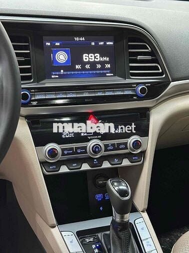 Hyundai Elantra 2019 2.0AT - 54000 km