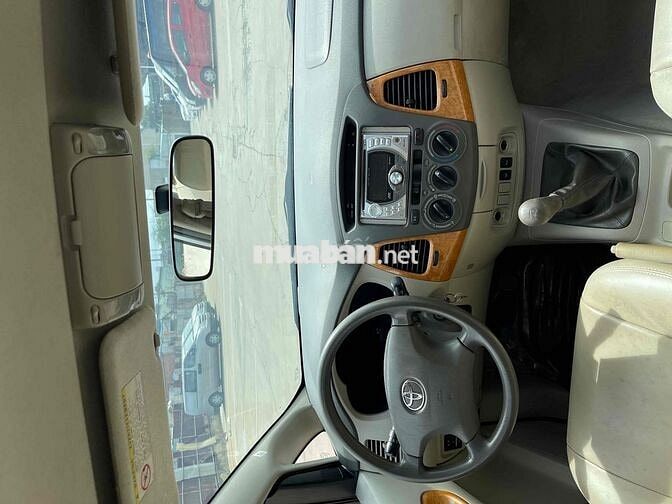 Toyota Innova 2009 G - 200000 km